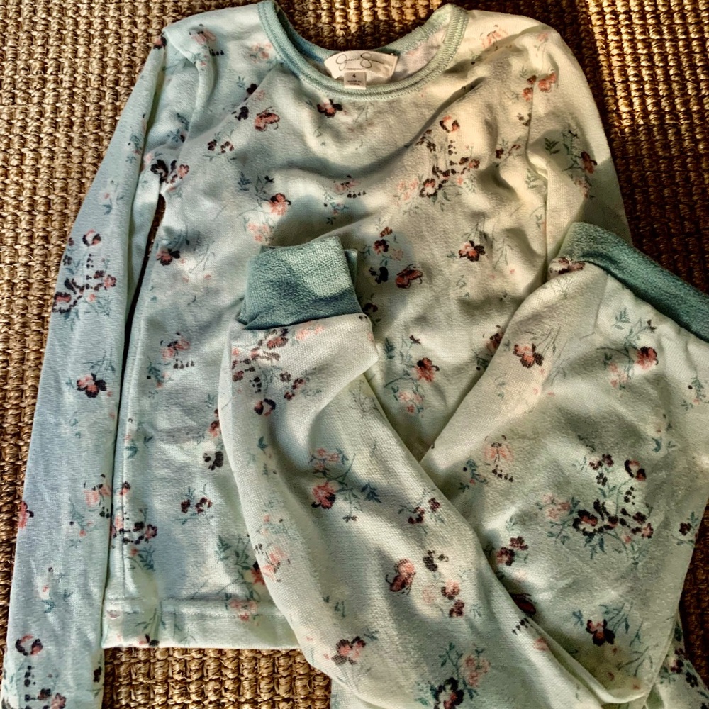 Jessica Simpson Sage green floral pajama set long-sleeve top and pants